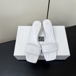 Toteme Shoes Collection
Women 35-40