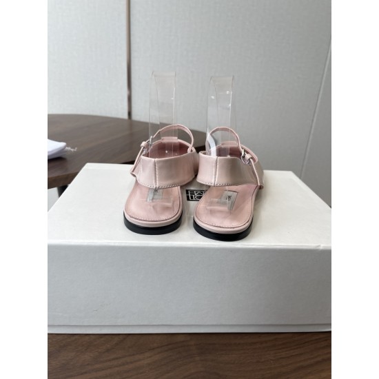 Toteme Shoes Collection
Women 35-40