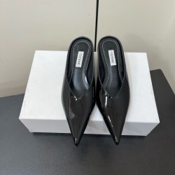 Toteme Shoes Collection
Women 35-40