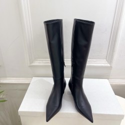Toteme Shoes Collection
Women 35-40