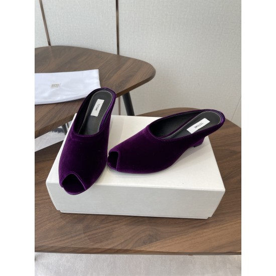 Toteme Slippers