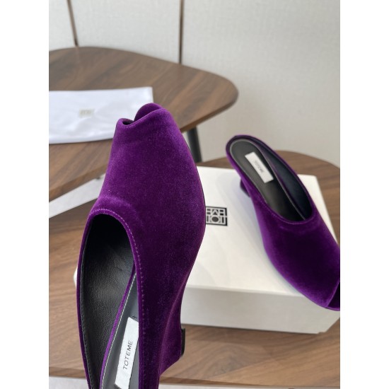 Toteme Slippers