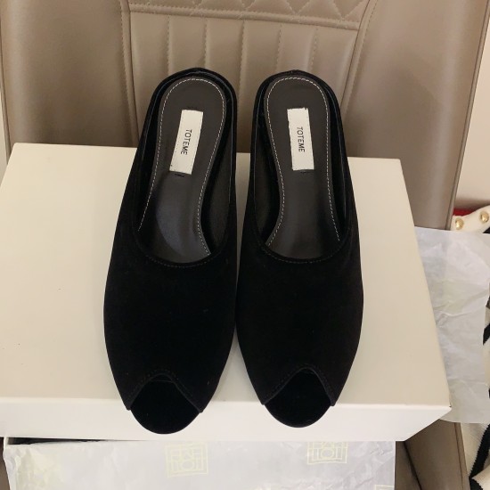 Toteme Slippers