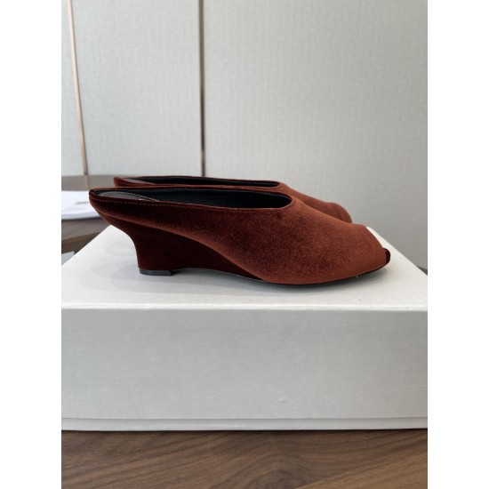 Toteme Slippers