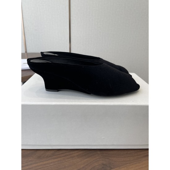 Toteme Slippers