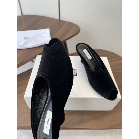 Toteme Slippers