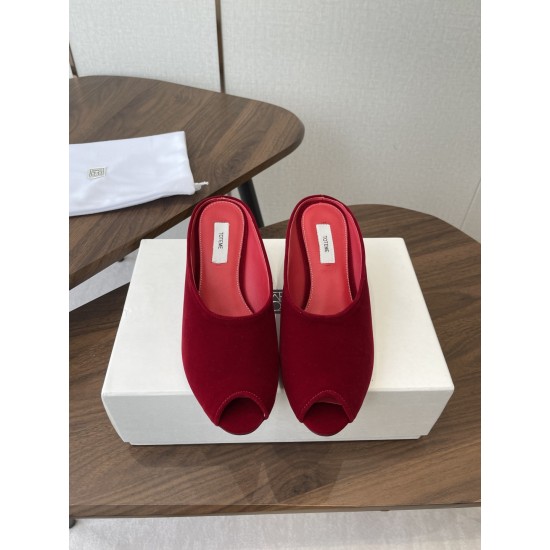 Toteme Slippers