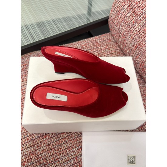 Toteme Slippers