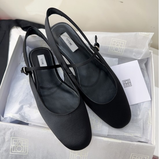 Toteme Slippers