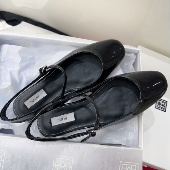Toteme Slippers