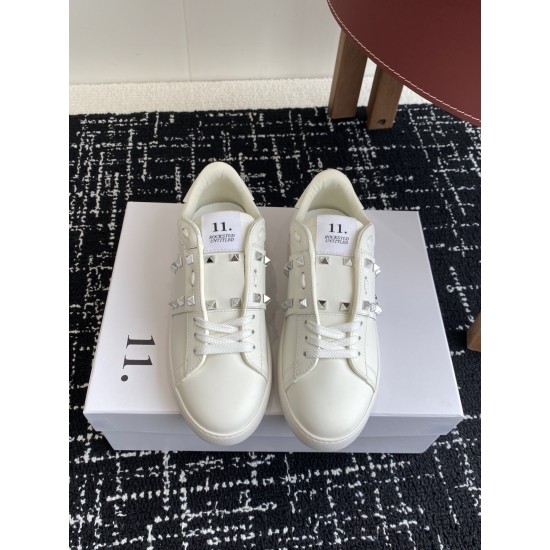 Valentino Shoes Top Quality
Women size 35-41
Men size 39-45