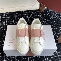 Valentino Shoes Top Quality
Women size 35-41
Men size 39-45