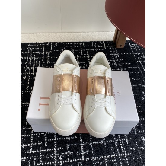 Valentino Shoes Top Quality
Women size 35-41
Men size 39-45