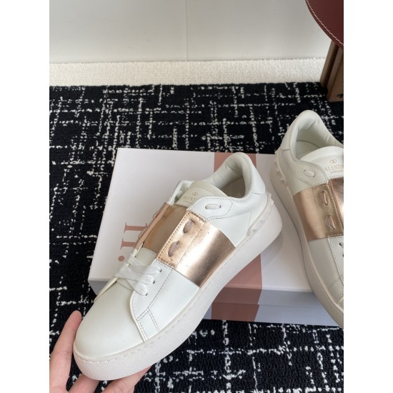 Valentino Shoes Top Quality
Women size 35-41
Men size 39-45
