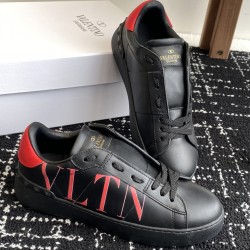Valentino Shoes Top Quality
Women size 35-41
Men size 39-45