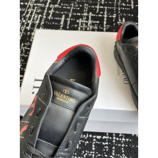 Valentino Shoes Top Quality
Women size 35-41
Men size 39-45