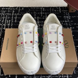 Valentino Shoes Top Quality
Women size 35-41
Men size 39-45