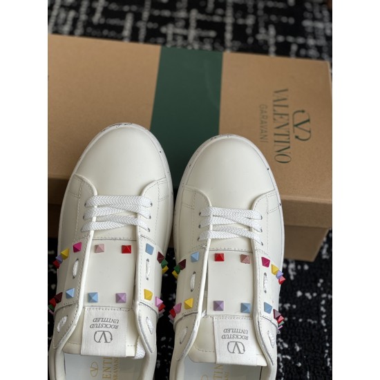 Valentino Shoes Top Quality
Women size 35-41
Men size 39-45