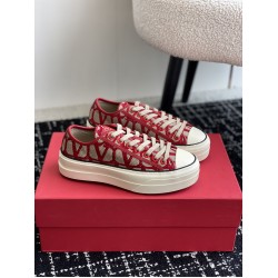 Valentino Shoes Top Quality
Women size 35-41
Men size 39-45