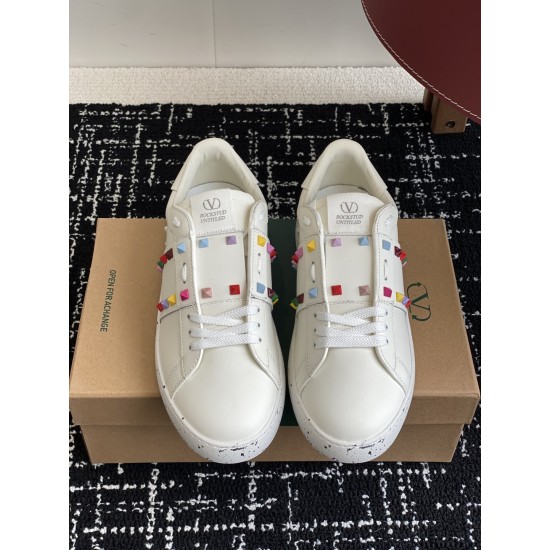 Valentino Shoes Top Quality
Women size 35-41
Men size 39-45