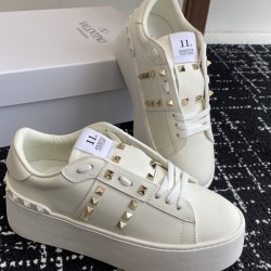 Valentino Shoes Top Quality
Women size 35-41
Men size 39-45