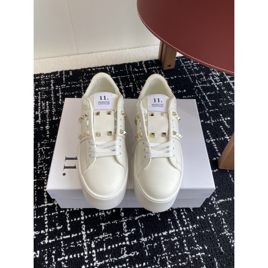 Valentino Shoes Top Quality
Women size 35-41
Men size 39-45