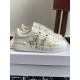 Valentino Shoes Top Quality
Women size 35-41
Men size 39-45