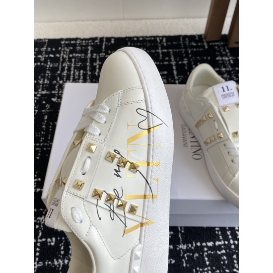 Valentino Shoes Top Quality
Women size 35-41
Men size 39-45