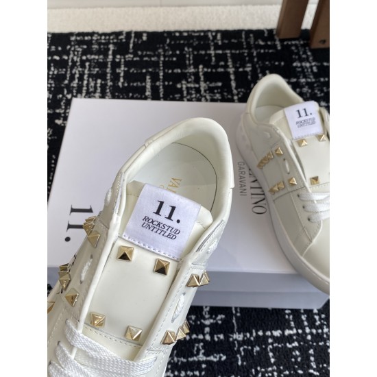 Valentino Shoes Top Quality
Women size 35-41
Men size 39-45