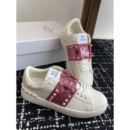 Valentino Shoes Top Quality
Women size 35-41
Men size 39-45