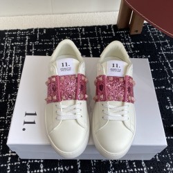 Valentino Shoes Top Quality
Women size 35-41
Men size 39-45