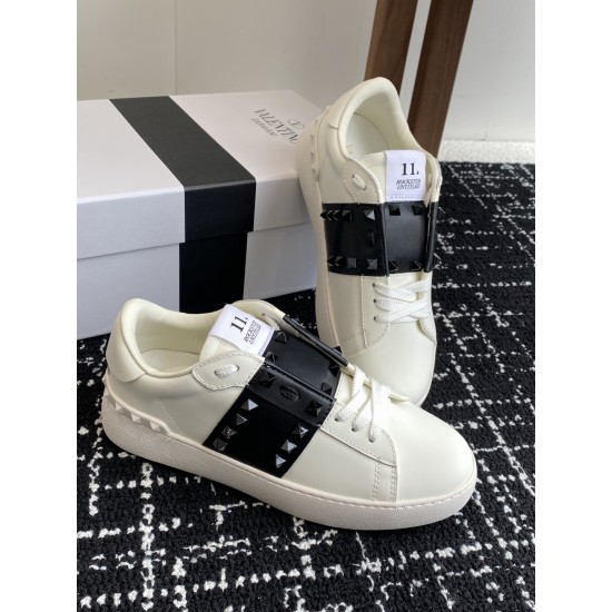 Valentino Shoes Top Quality
Women size 35-41
Men size 39-45