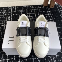 Valentino Shoes Top Quality
Women size 35-41
Men size 39-45
