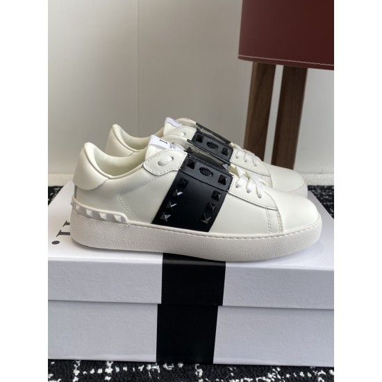Valentino Shoes Top Quality
Women size 35-41
Men size 39-45