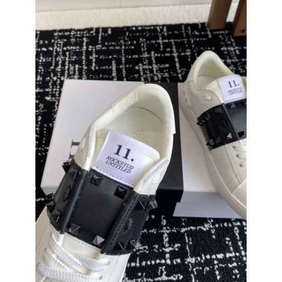 Valentino Shoes Top Quality
Women size 35-41
Men size 39-45