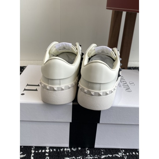 Valentino Shoes Top Quality
Women size 35-41
Men size 39-45