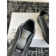 Valentino Shoes Top Quality
Women size 35-41
Men size 39-45