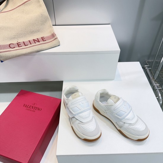 Valentino Shoes Top Quality
Women size 35-41
Men size 39-45