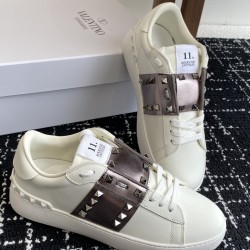 Valentino Shoes Top Quality
Women size 35-41
Men size 39-45
