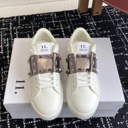Valentino Shoes Top Quality
Women size 35-41
Men size 39-45