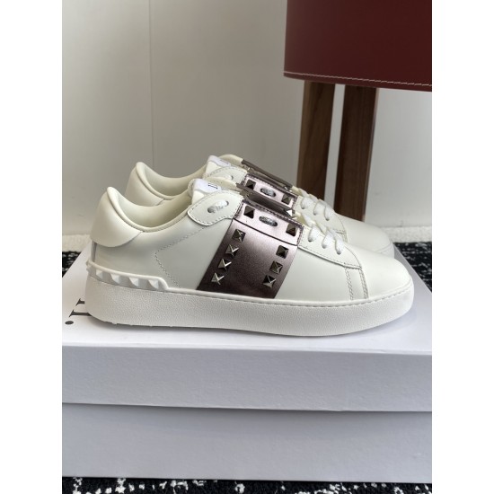 Valentino Shoes Top Quality
Women size 35-41
Men size 39-45
