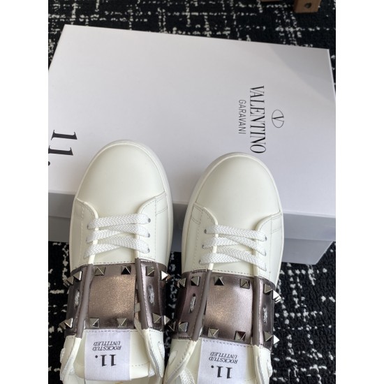 Valentino Shoes Top Quality
Women size 35-41
Men size 39-45