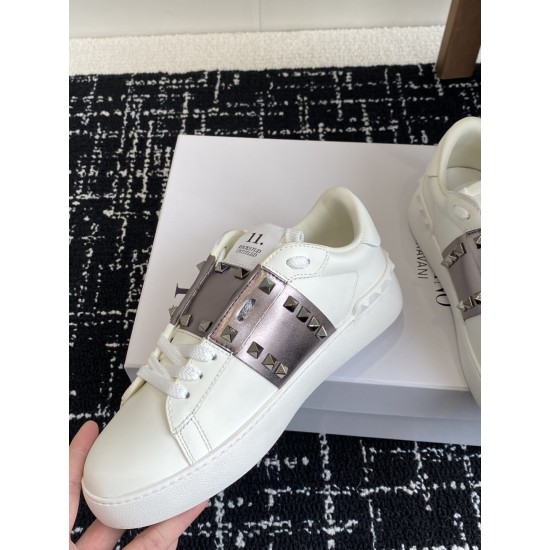 Valentino Shoes Top Quality
Women size 35-41
Men size 39-45
