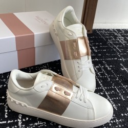 Valentino Shoes Top Quality
Women size 35-41
Men size 39-45