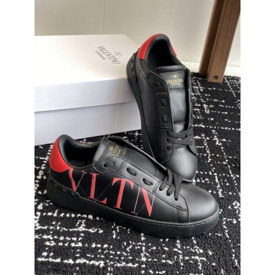 Valentino Shoes Top Quality
Women size 35-41
Men size 39-45
