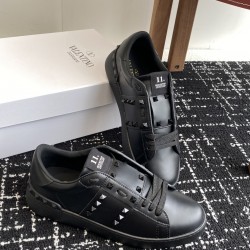 Valentino Shoes Top Quality
Women size 35-41
Men size 39-45