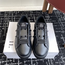 Valentino Shoes Top Quality
Women size 35-41
Men size 39-45