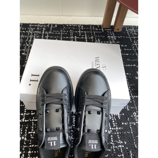 Valentino Shoes Top Quality
Women size 35-41
Men size 39-45