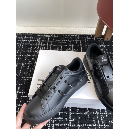 Valentino Shoes Top Quality
Women size 35-41
Men size 39-45