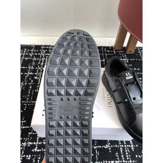 Valentino Shoes Top Quality
Women size 35-41
Men size 39-45